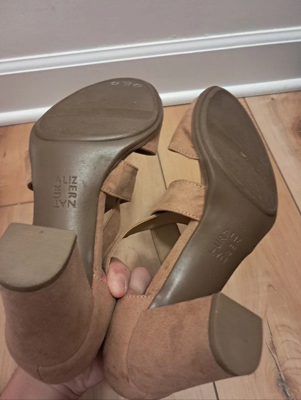 Naturalizer Block Heels Women's 7.5 Nude Tan Faux Suede Comfort Summer Vacation